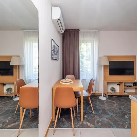 Daire Top Central Apartments Belgrad