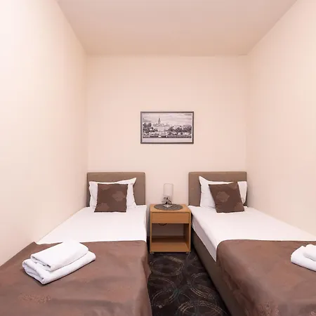 Daire Top Central Apartments Belgrad